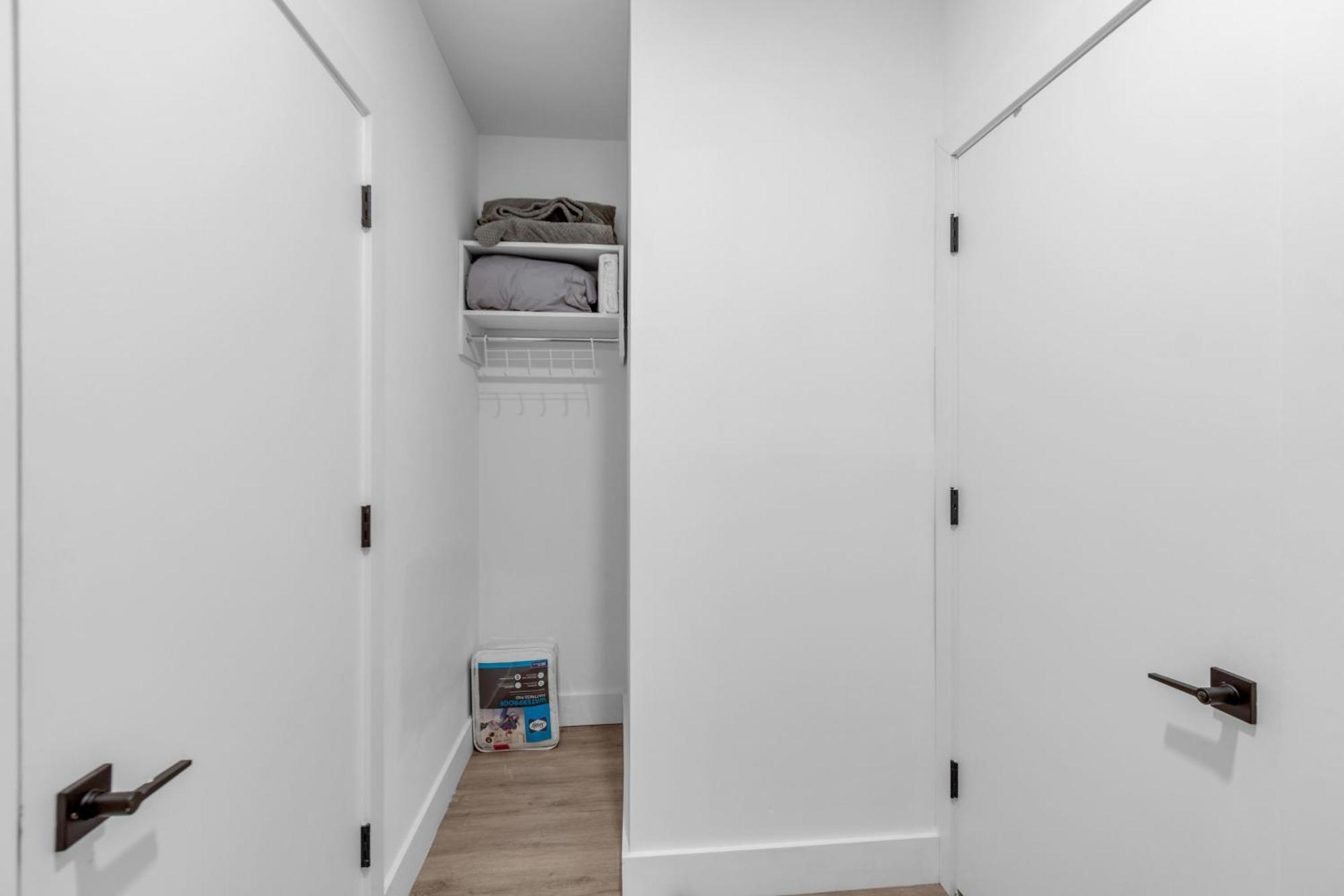 Royal Oasis Indoor Pool, Free Parking, Near Nyc Apartment Elizabeth Luaran gambar