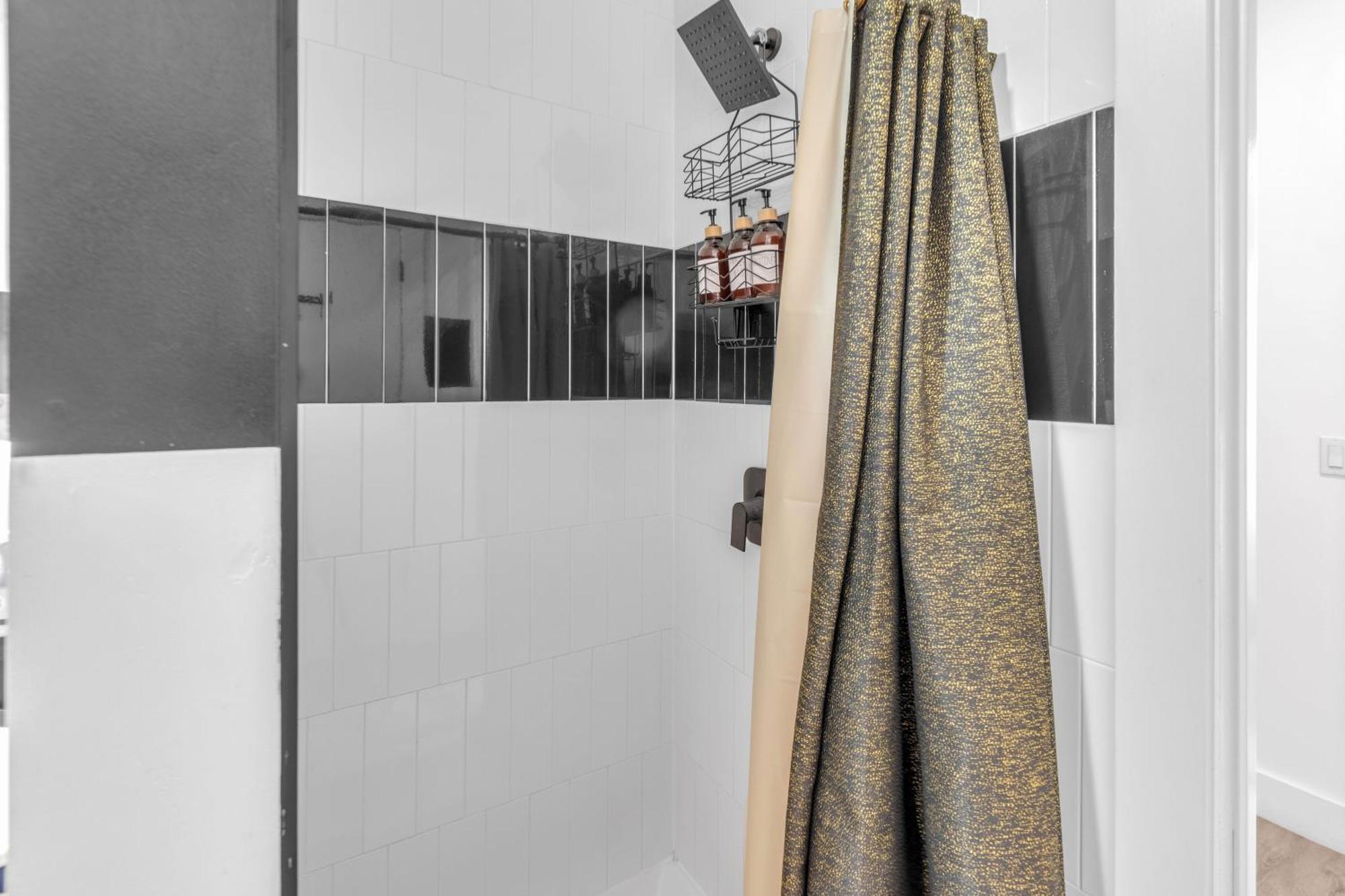 Royal Oasis Indoor Pool, Free Parking, Near Nyc Apartment Elizabeth Luaran gambar