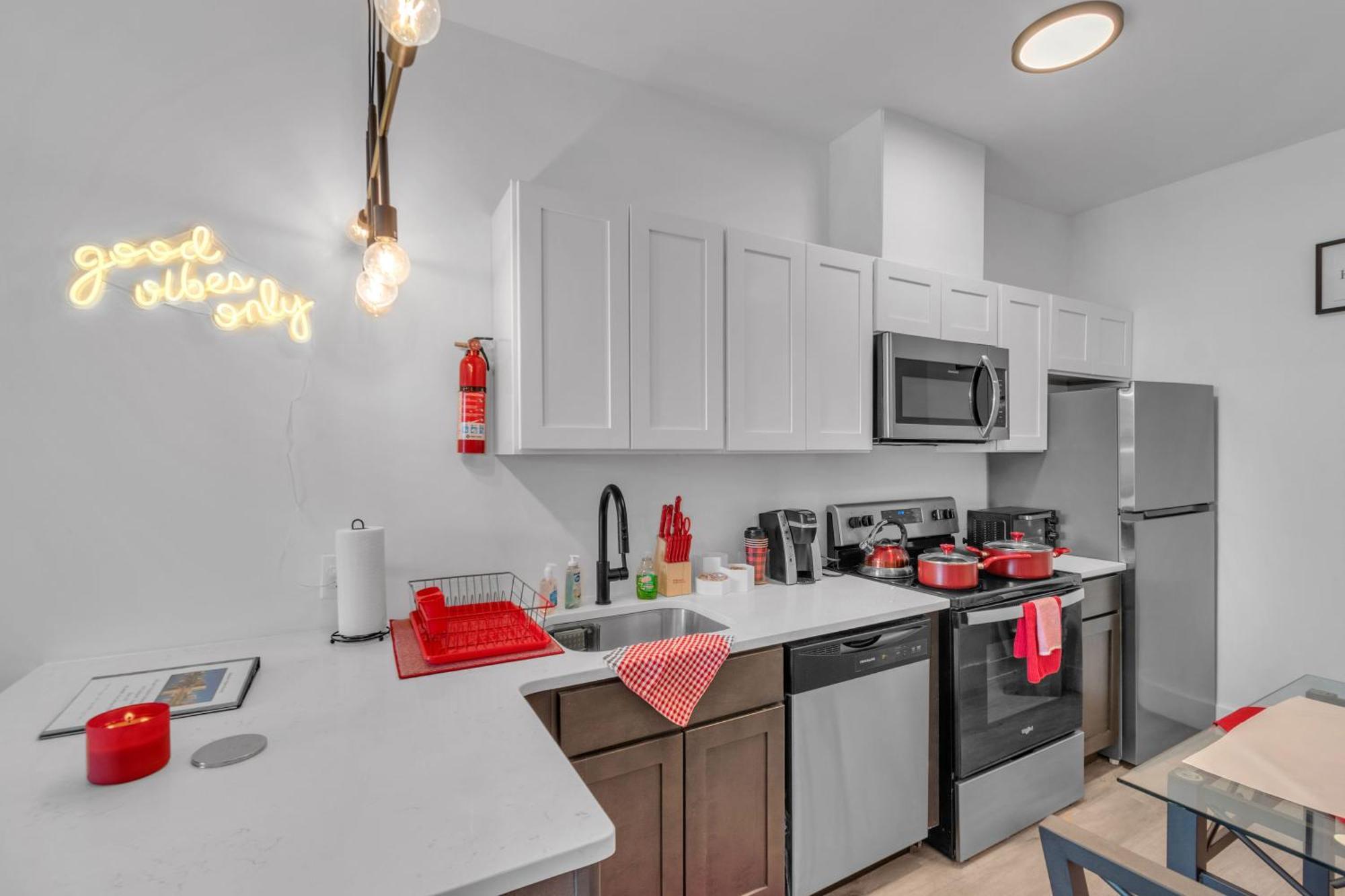 Royal Oasis Indoor Pool, Free Parking, Near Nyc Apartment Elizabeth Luaran gambar