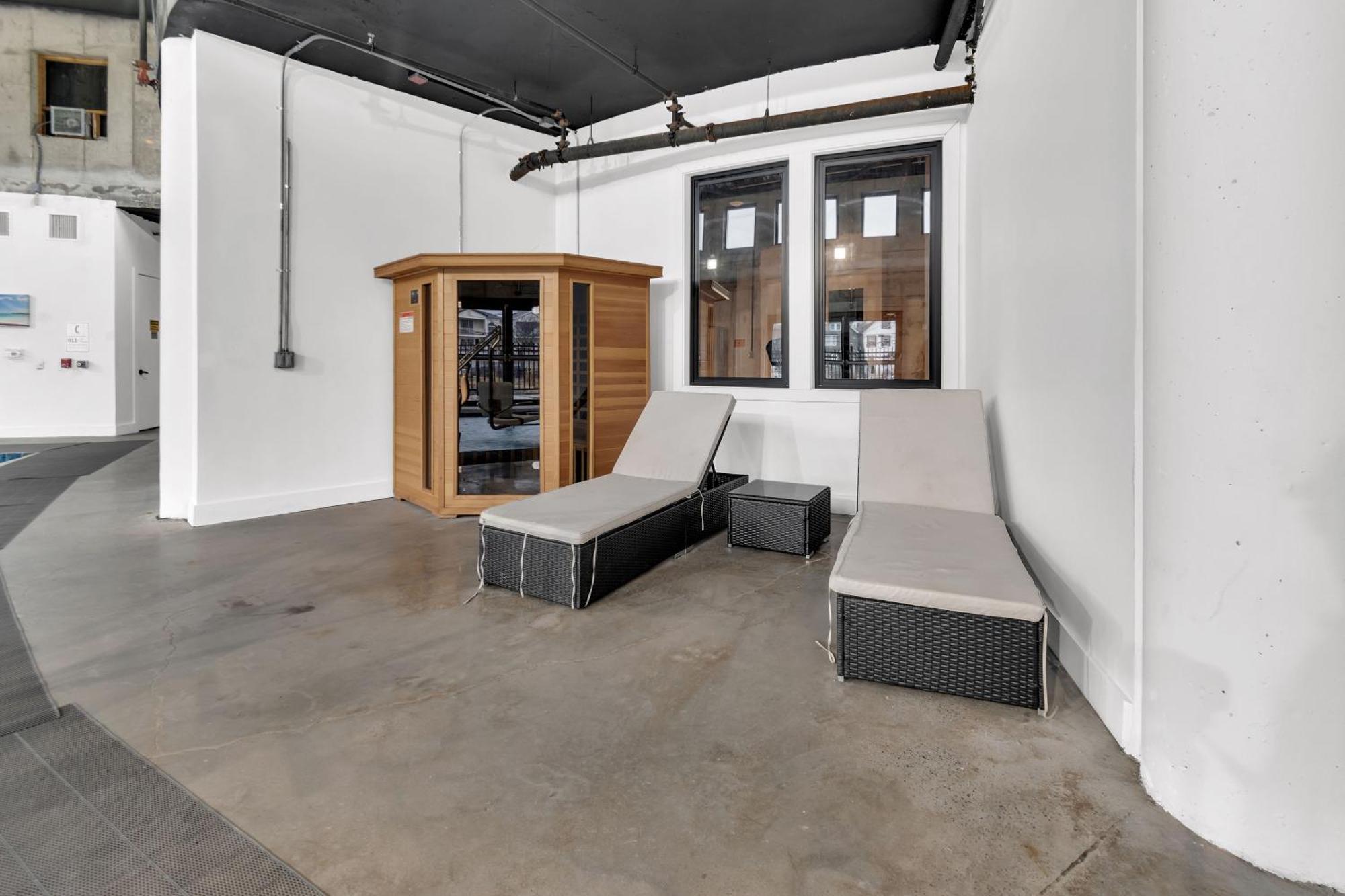 Royal Oasis Indoor Pool, Free Parking, Near Nyc Apartment Elizabeth Luaran gambar